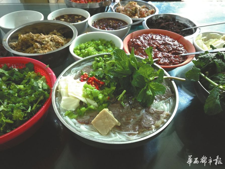 城市早餐地理丨米粉氤氲中的老城故事