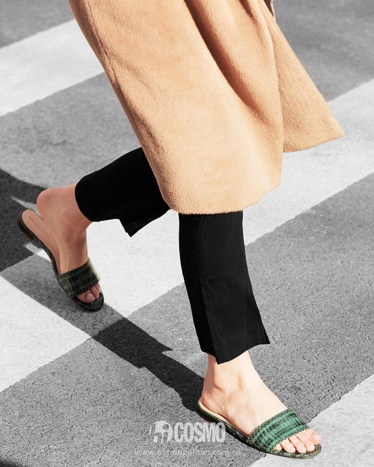 下周穿什么｜白西装+开叉裤=显瘦2kg？宋茜表示肯定