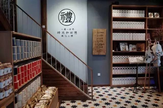 这座藏在旧城区菜市场里的“百货”，装满了老厦门的味道！