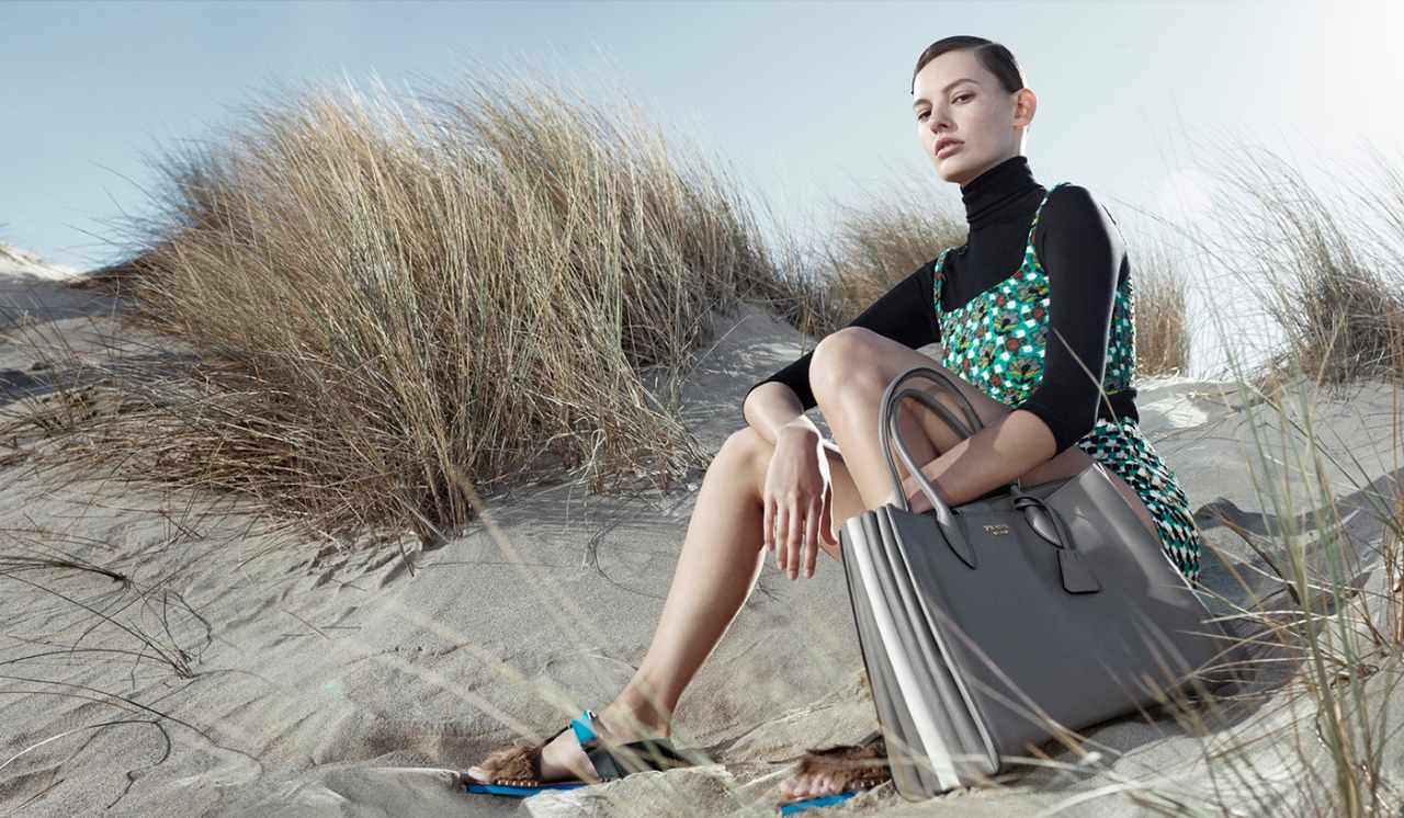 prada普拉达最值得买的款式,普拉达prada是意大利奢侈品牌