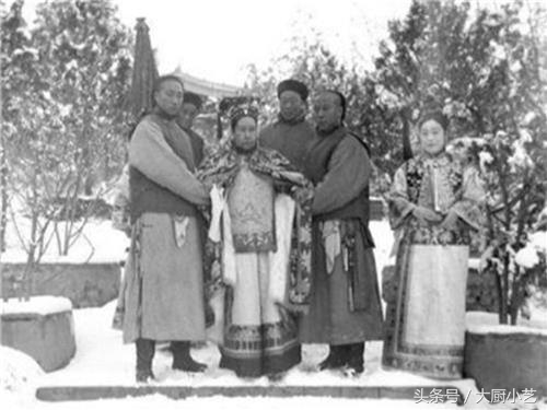 门钉肉饼薄皮大馅儿,老北京门钉肉饼其实就是牛肉饼