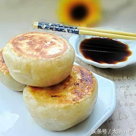 门钉肉饼薄皮大馅儿,老北京门钉肉饼其实就是牛肉饼