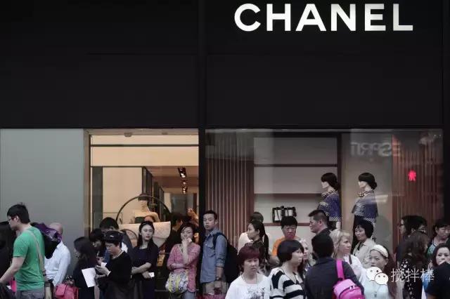 从前有一个牌子天天打击代购，后来它的CEO走掉了