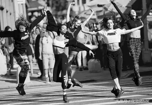 刘雯迪丽热巴都穿过的彩色的鞋,刘雯帕拉丁鞋子同款