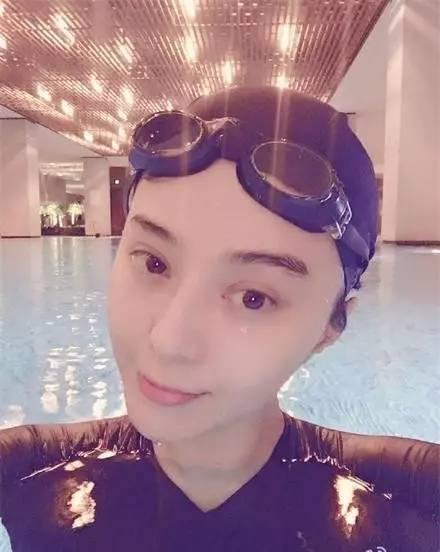 同样是晒素颜，为什么活跃得像高仿的大甜甜洗个脸就能圈粉无数？