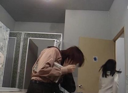 不小心走到异性厕所，你会如何应对？