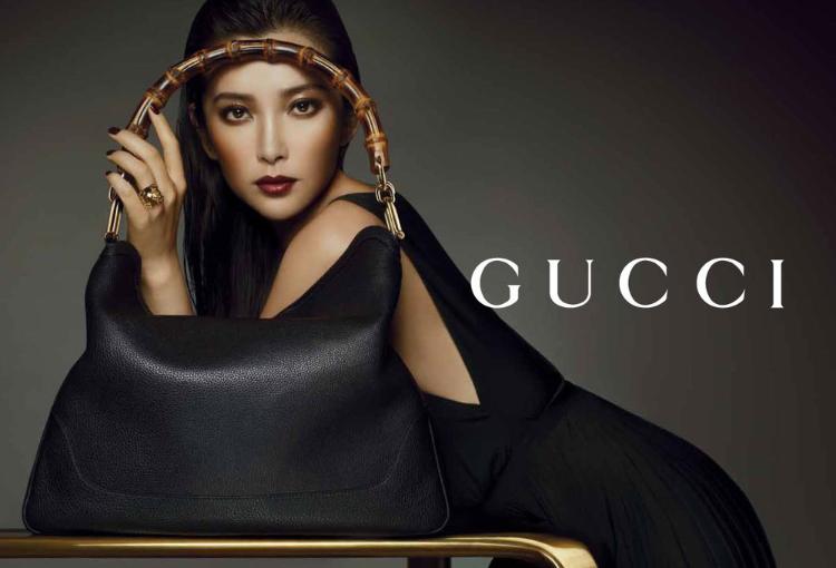 angelababy抠图事件怎么回事,angelababy抠图事件