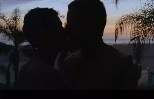 这是一部既清新又*欲肉**的同性好剧，没看过的你就OUT了！