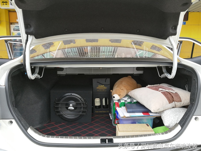 深圳丰田雷凌音响改装,小榄雷凌改装音响3000元