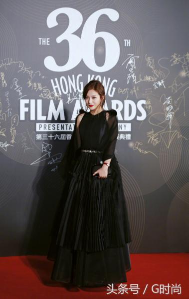 赵薇的礼服图片大全,赵薇红色晚礼服颁奖