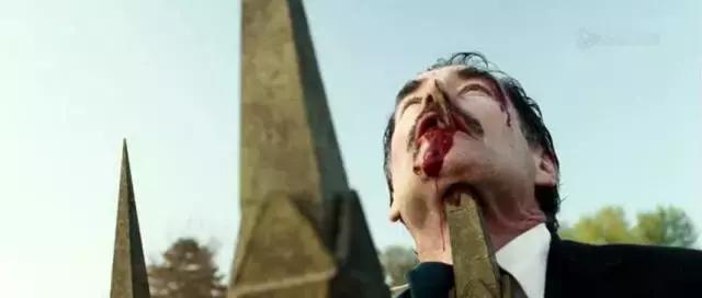 这部重口味、高分喜剧为国人量身订做，却永远不可能引进