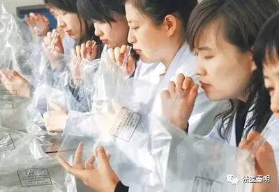 无意间能闻到异性体香说明什么,异性能够闻到对方体香吗