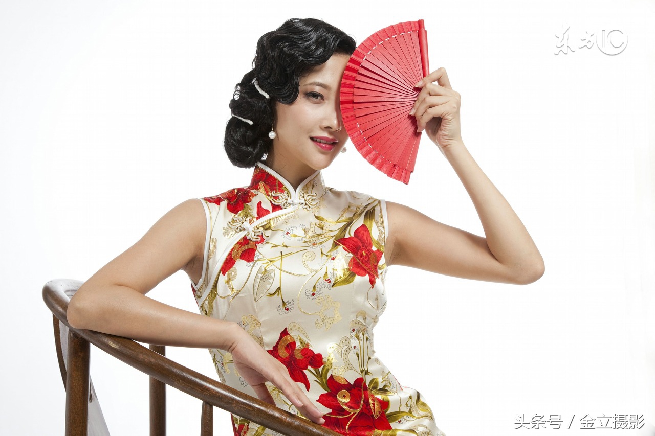 摄影教学女生拍照动作怎么摆,女生拍照pose大全教你拍出好照片