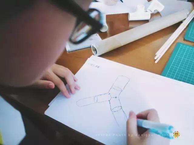 小朋友搭建小屋视频,户外小屋搭建