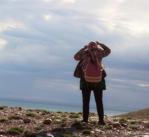 去新疆捡海蓝宝石容易捡到吗,新疆蓝宝石和透明石头在哪里捡