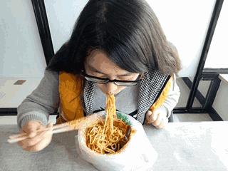 美女编辑拼死吃遍全城麻辣烫，终于选出6家最好吃的！