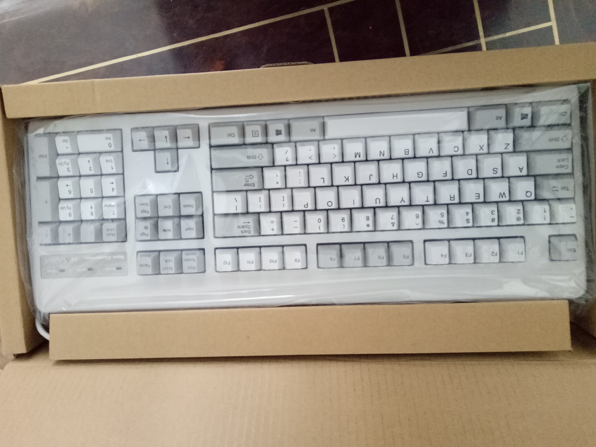 朋友都向我推荐这款键盘，用后都问我感觉如何！