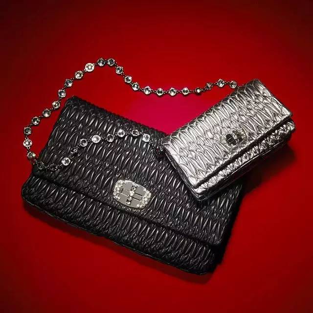 情人节礼物挑这几个准没错 (情人节礼物总有一款合适你)