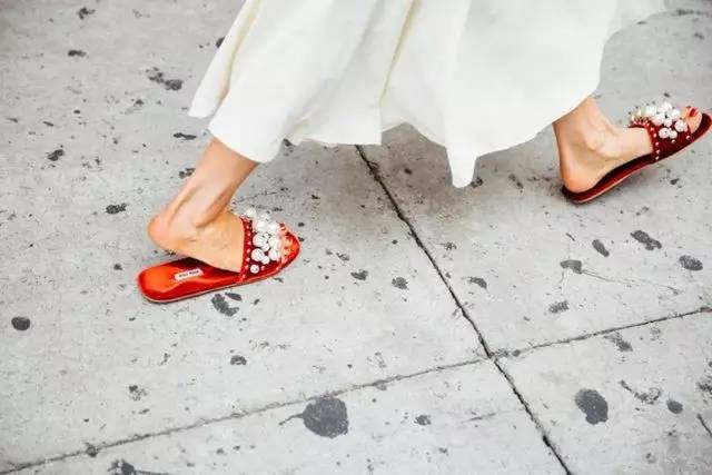 穿上合适的鞋子才会跑得更快,穿对鞋子每一步都是春光