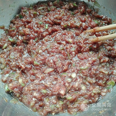 胶东白菜肉大包子#春天不减肥，夏天肉堆堆#