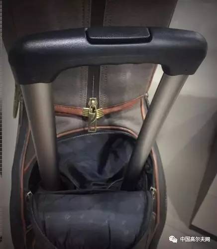 高尔夫球包有轮子的怎么收回去,高尔夫球包能够加轮子吗