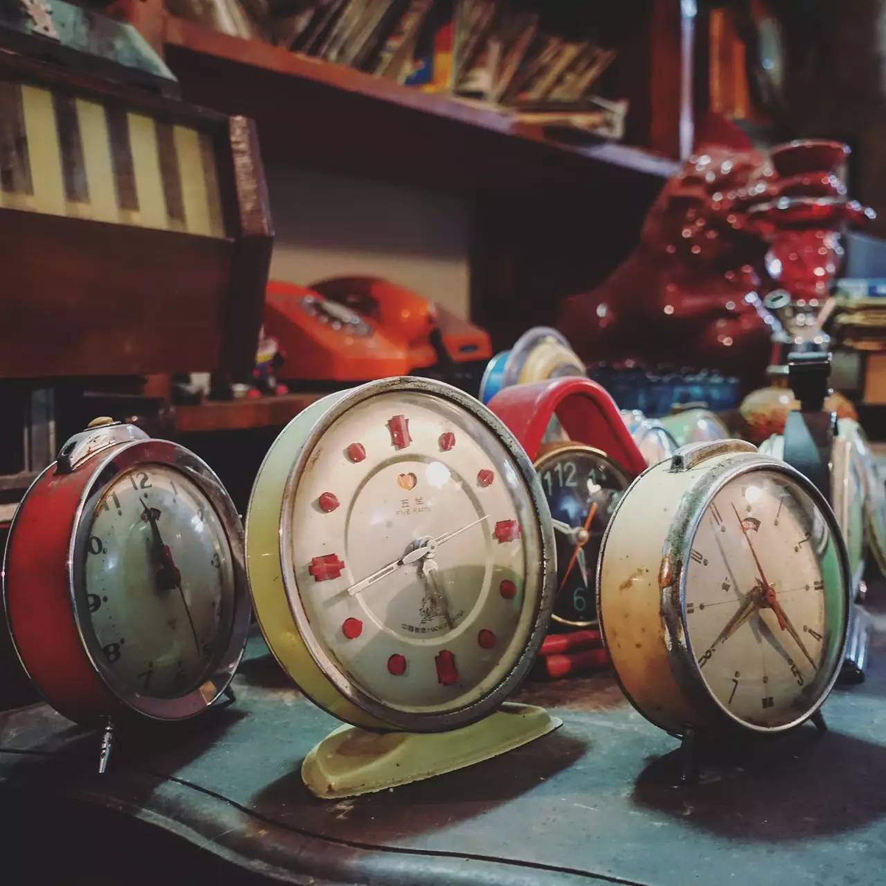 成都连环画小人书专卖店,成都老家具批发市场在哪里