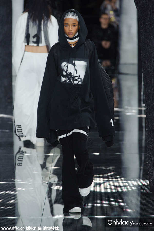 蕾哈娜上综艺节目,蕾哈娜爆单