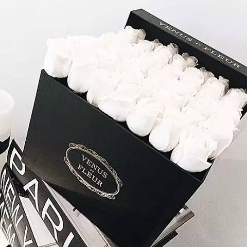 情人节礼物挑这几个准没错 (情人节礼物总有一款合适你)