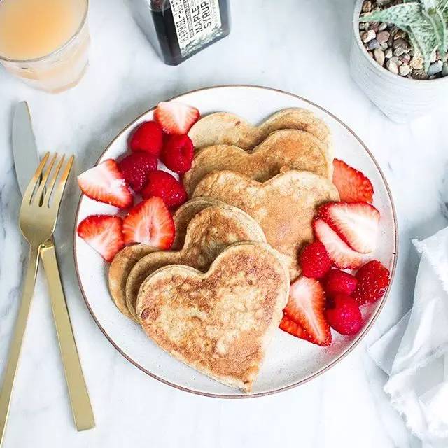 情人节礼物挑这几个准没错 (情人节礼物总有一款合适你)