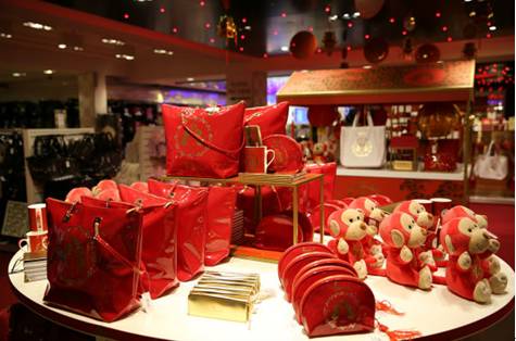 “歪果仁”为中国年操碎了心英国小伙伴抢不到红包，暴躁了！