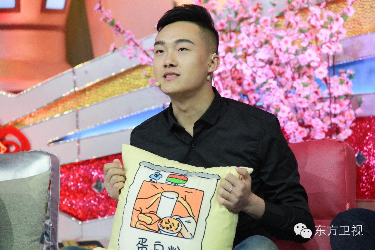 新年到来之际感谢所有帮助我的人,孟非在节目中给大家拜年