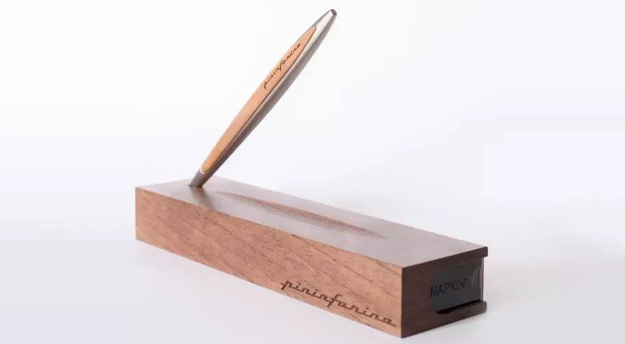 情人节礼物挑选,该怎样给男友选礼物实用