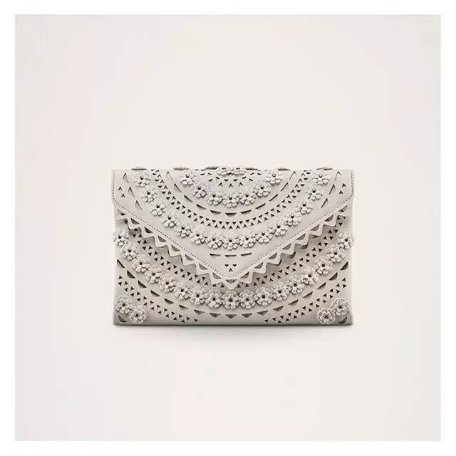 情人节礼物挑这几个准没错 (情人节礼物总有一款合适你)