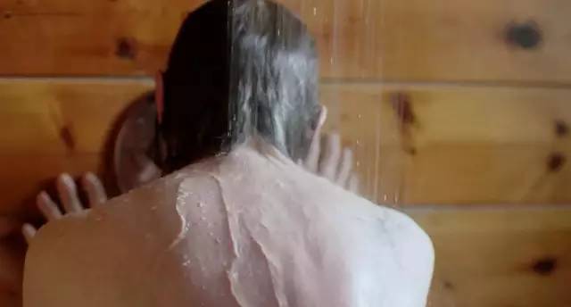 老炮儿霸气依旧,女版老炮儿