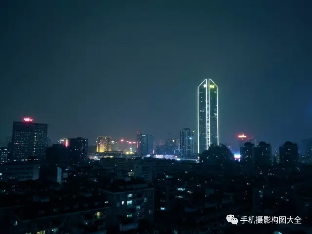 你一定要知道的夜景拍摄教程,怎样拍夜景才能人像清晰背景明亮
