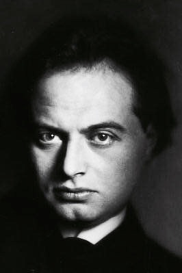 阿尔玛：我用钢爪逐步建造我偷来的窝