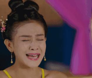 她是《太子妃》中的“哭点担当”绿篱，现成热门剧女一号