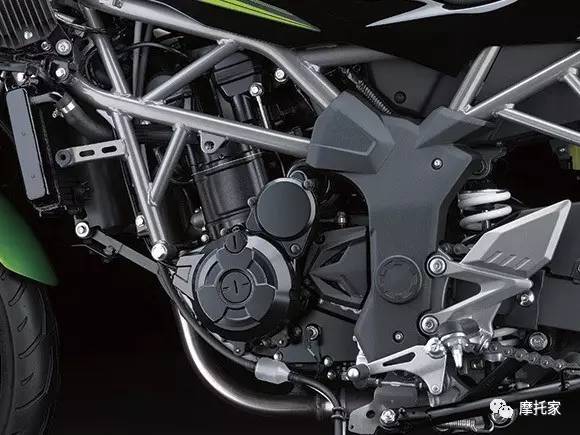 这个车的颜色跟造型有点浪！2017Z250SL新色发表