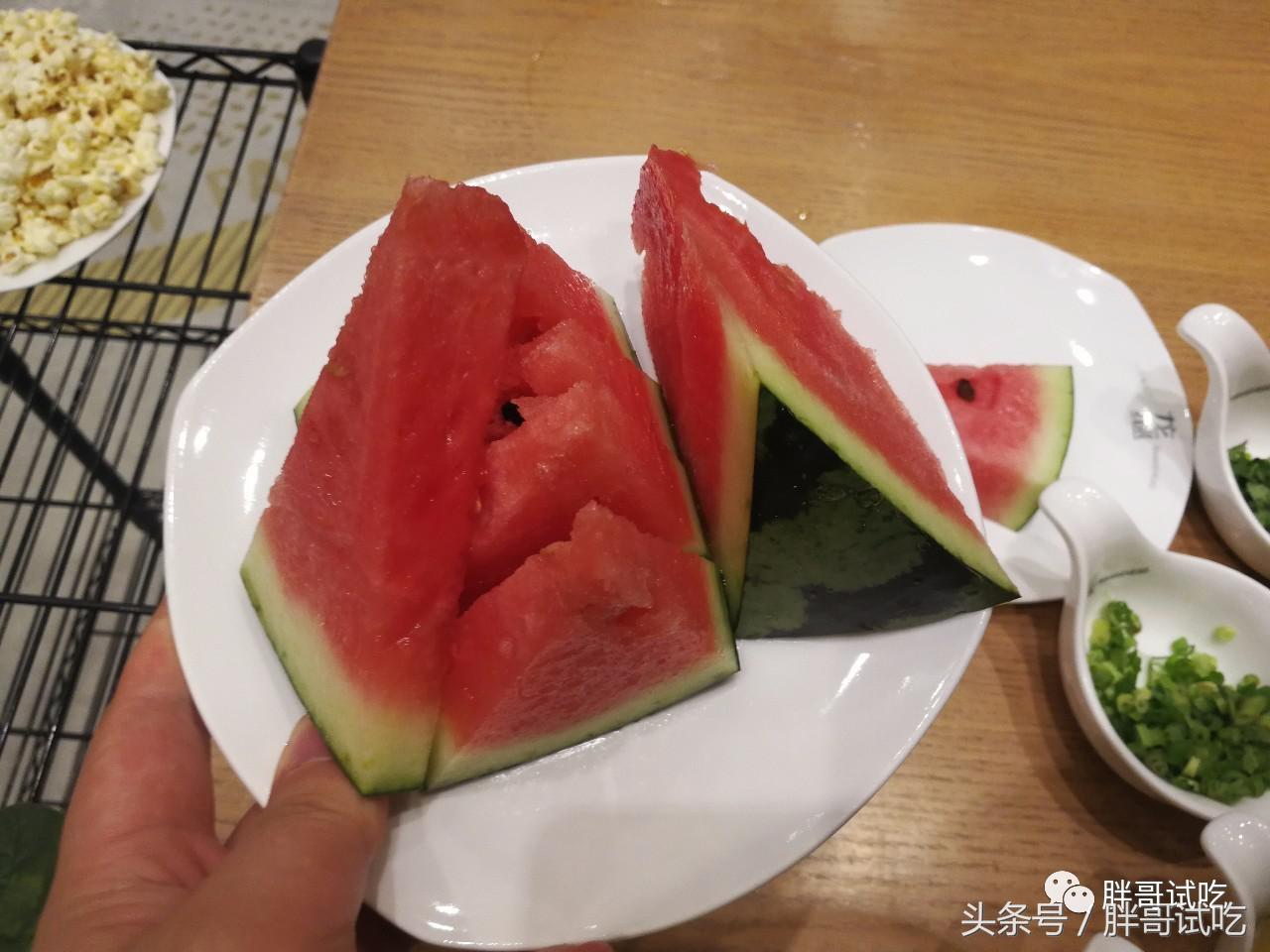 胖哥试吃的火锅底料,试吃云南牛肉火锅