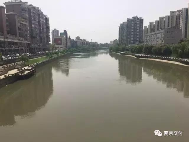 房龄差“三岁“，为了莫愁湖”新项目“却比老项目显老？