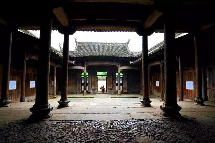 一个家族都能够拥有家谱吗,家谱是延续家族血脉的重要载体