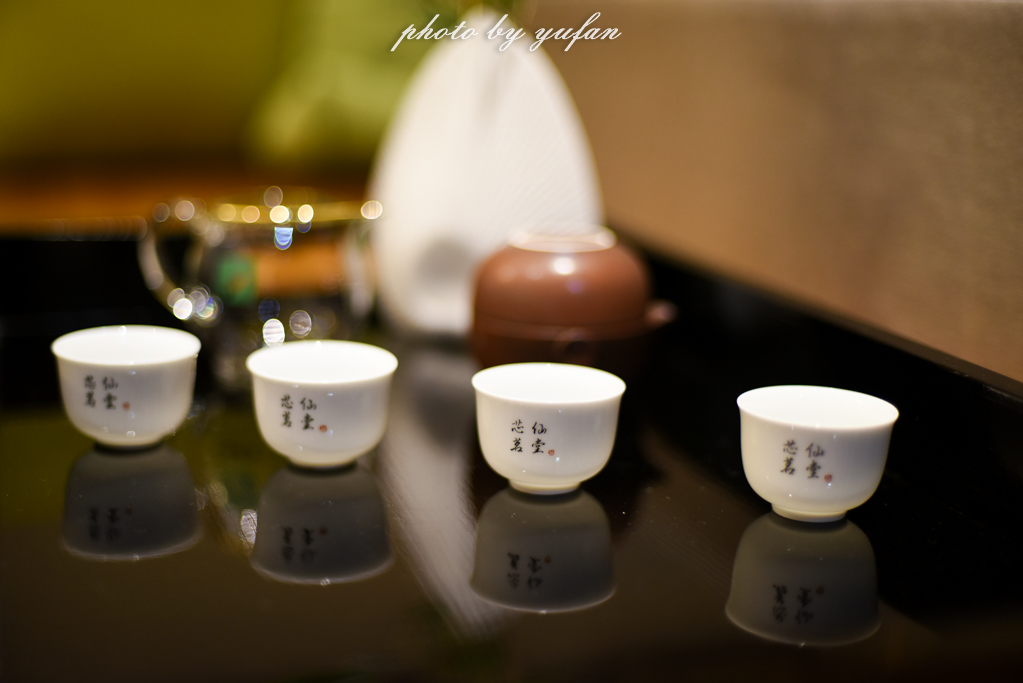 云端上的世外桃源，看看浇灌牛奶和土鸡蛋的有机乌龙茶长成啥样