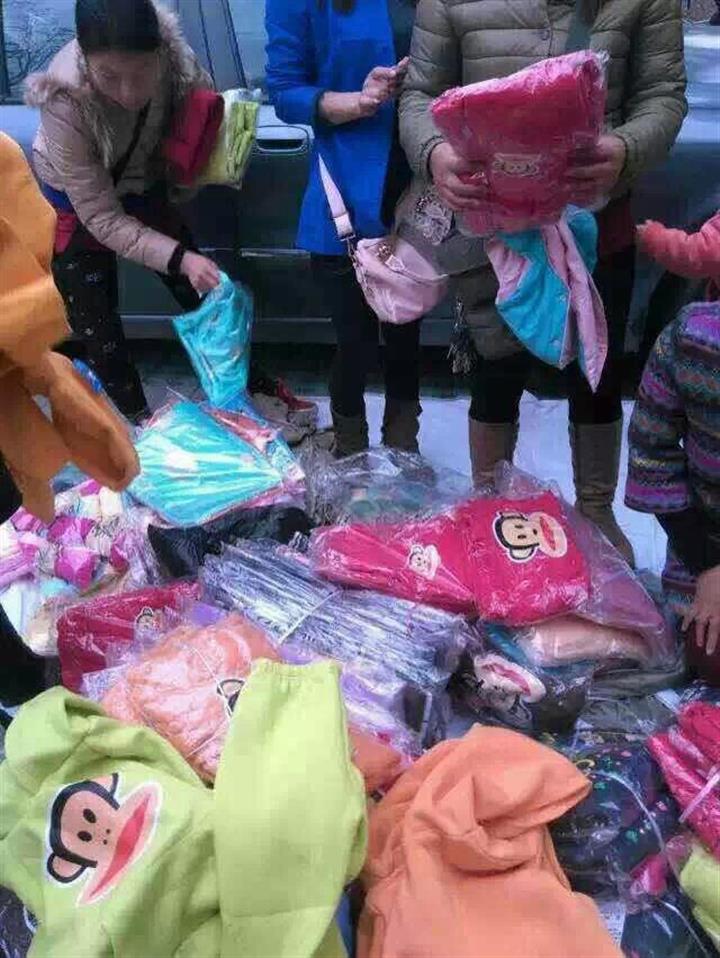 农村摆摊卖童装的技巧和经验,摆地摊卖童装技巧大全