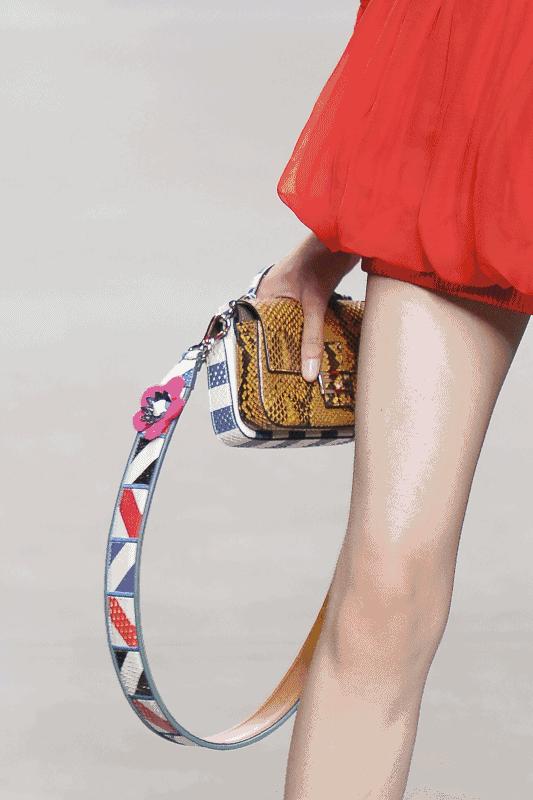 省钱我会玩儿，买条包带能上天！