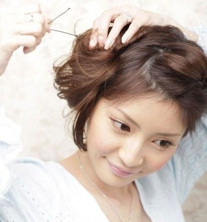 合适圆脸简单短发侧编发自己编,2021最洋气的编发侧编头发