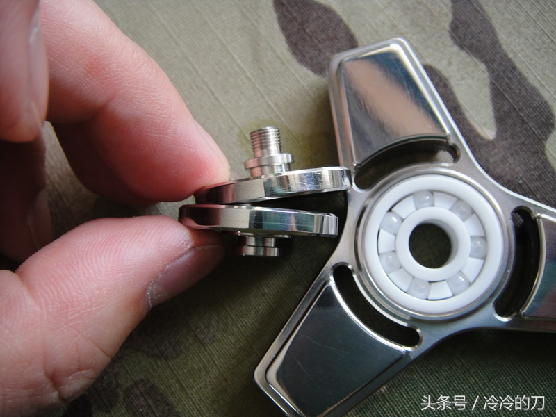 发光又持久的指尖陀螺,三角型的指尖陀螺