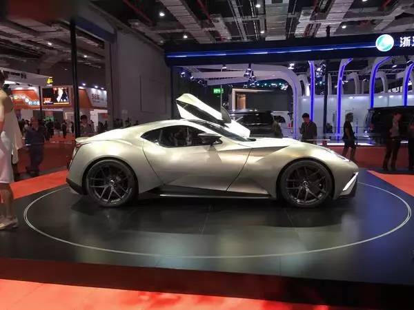 上海国际车展众多豪车,上海车展都发现哪些豪车