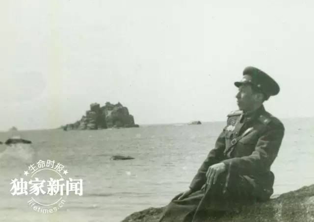 阎老走了，也许你熟悉舞台上的他，却未必了解生活中另一个他