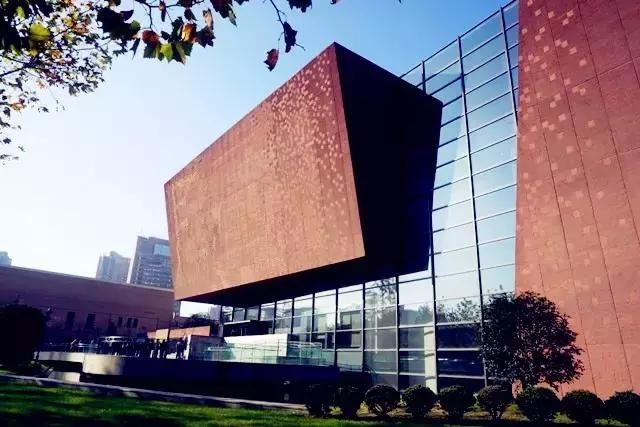 魔都各大高校里竟藏了这么多人少景美的秘密好地方，假期约起来！