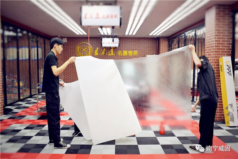 奔驰e300l新车贴膜,奔驰e300l贴太阳膜注意什么